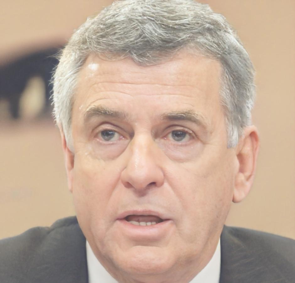 Dr. Henrik Lindqvist, Senior Valuation Specialist